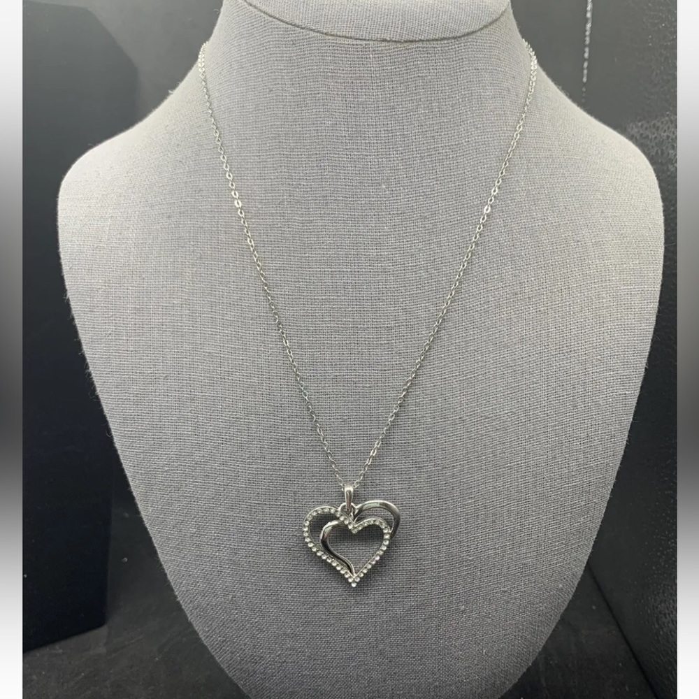SPARKLING ICE RHINESTONE DOUBLE HEART PENDANT SILVER TONE CHAIN NECKLACE